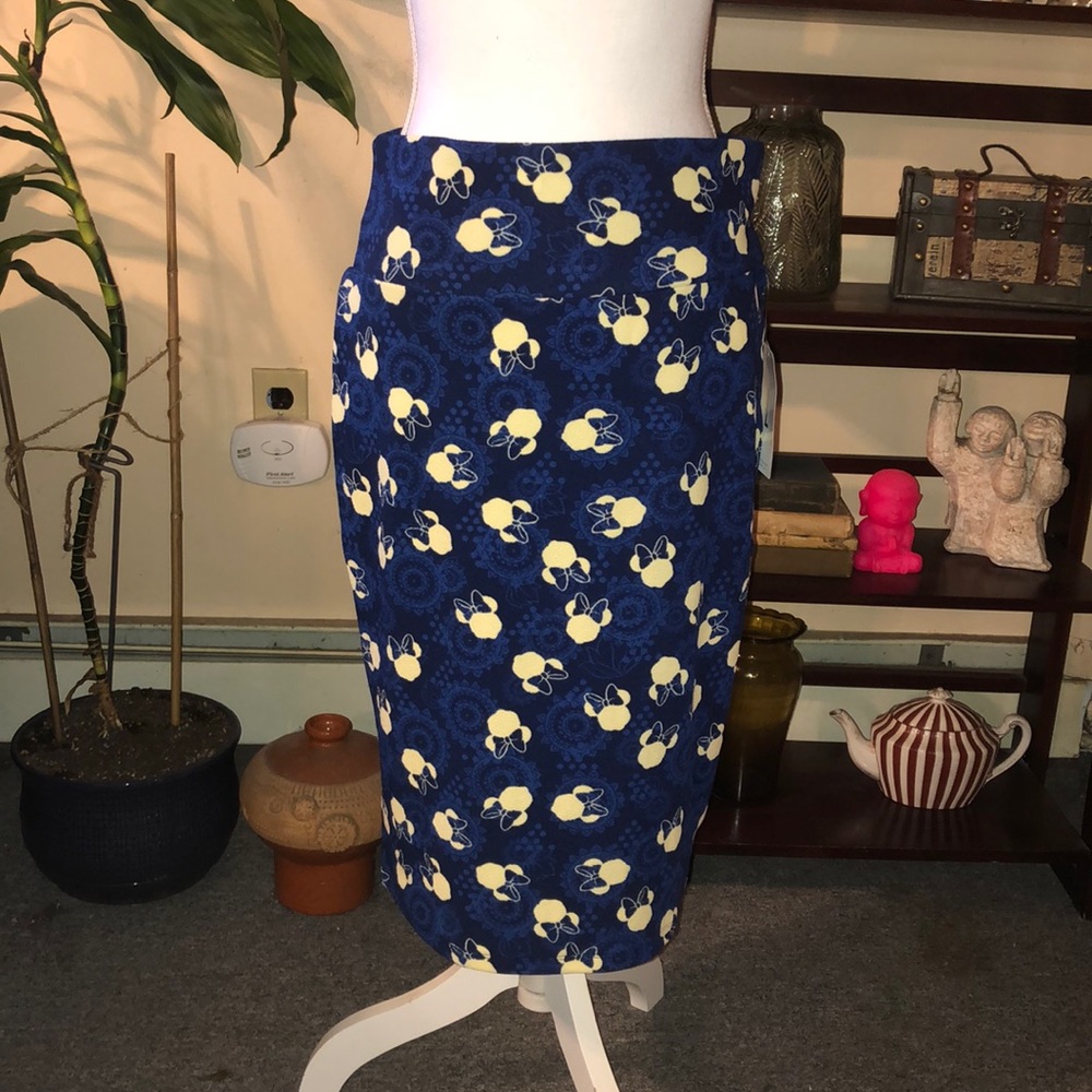 Lula Roe Minnie Mouse skirt